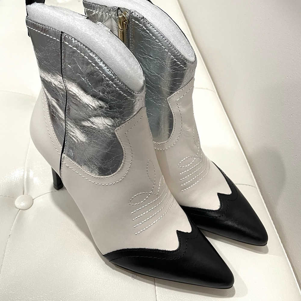 Vince Camuto western boots